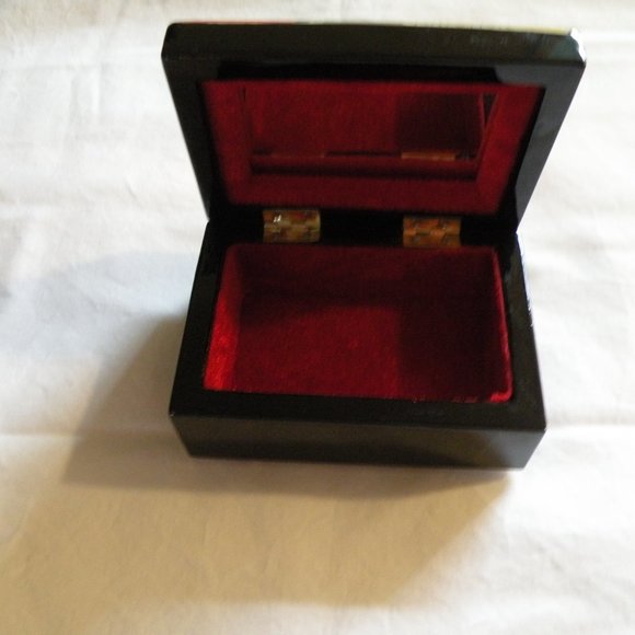 Black hand crafted trinket box - Picture 3 of 6